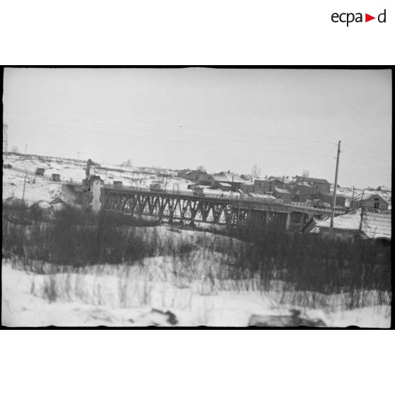 Traversée d'un pont dans Vitebsk (Witebsk).