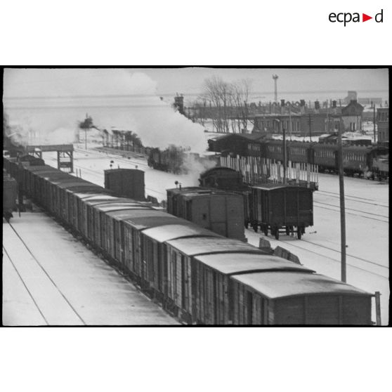 Activités de l'armée allemande à la gare de Vitebsk (Witebsk).