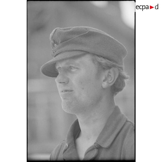 Fantassin de la 4e division d'infanterie de l'armée de l'Air allemande (4.Luft-Feld-Division).