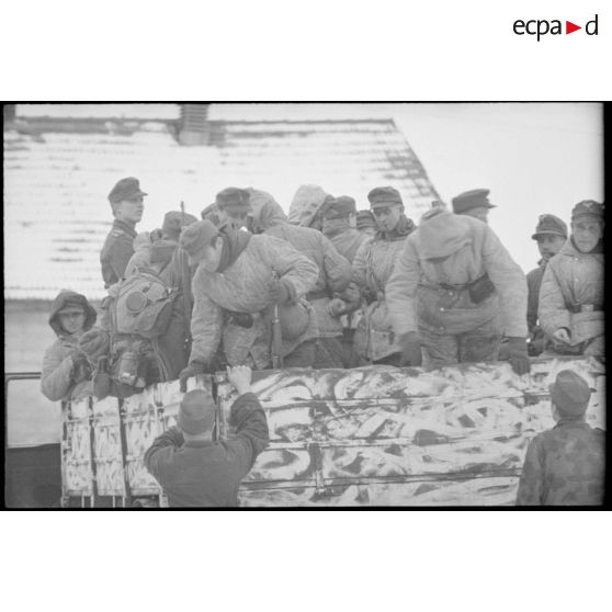 Fantassin de la 4e division d'infanterie de l'armée de l'Air allemande (4.Luft-Feld-Division).