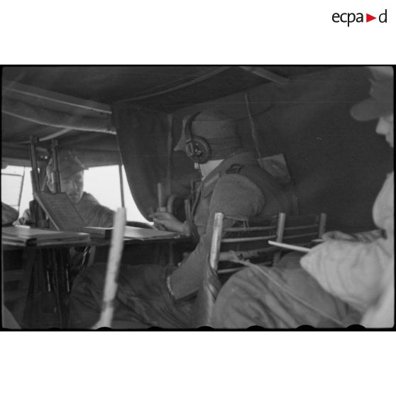 L'intérieur d'un semi-chenillé Sd.kfz.7.