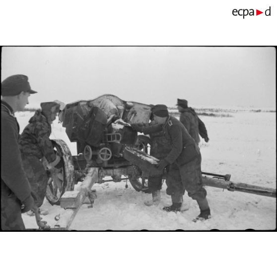 Un obusier de 10,5 cm FH 18.