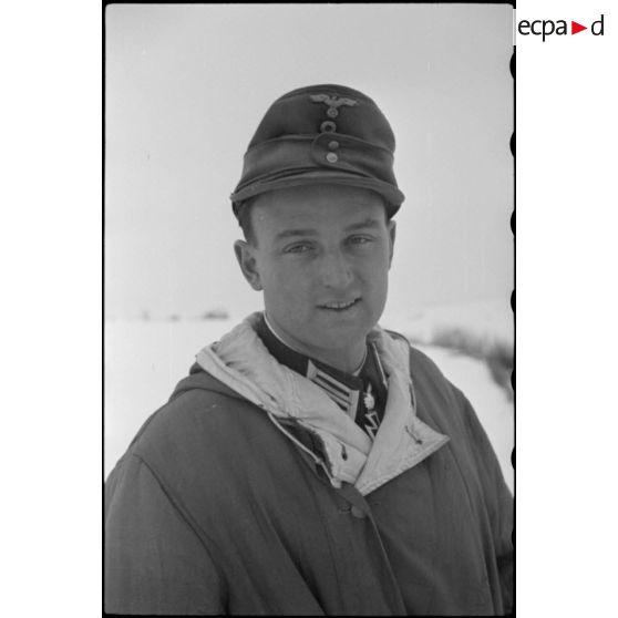 Portrait d'un commandant (Major) Josef-Georg Mulzer, titulaire de la croix de chevalier de la croix de fer et des feuilles de chêne (obtenue le 10/01/1944).