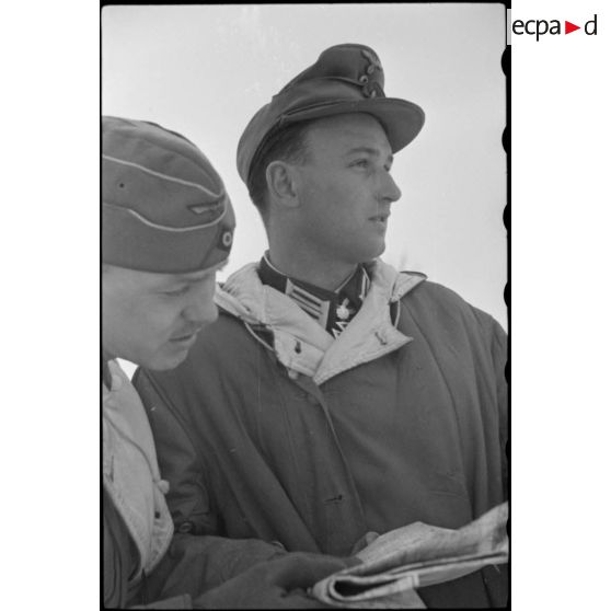 Portrait d'un commandant (Major) Josef-Georg Mulzer, titulaire de la croix de chevalier de la croix de fer et des feuilles de chêne (obtenue le 10/01/1944).
