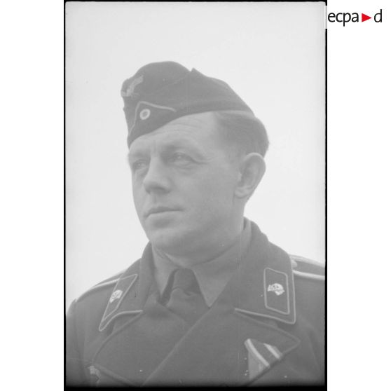 Portrait d'un sous-officier membre de la Panzer Propaganda Kompanie 697.