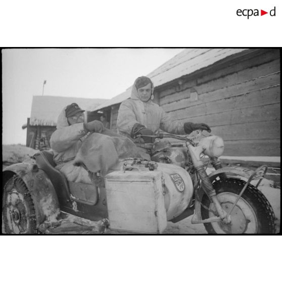 le lieutenant de réserve (Oberleutnant der Reserve) Stehler du schwere Panzer Abteilung 519.