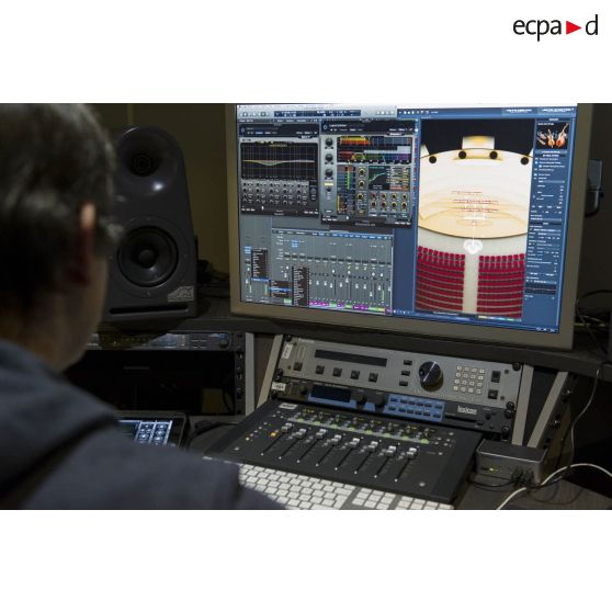 Service post-production de l'Etablissement de communication et de production audiovisuelle de la Défense.