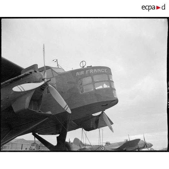 Avion postal Farman F 220-0 Transatlantique exposé à Maison Blanche.