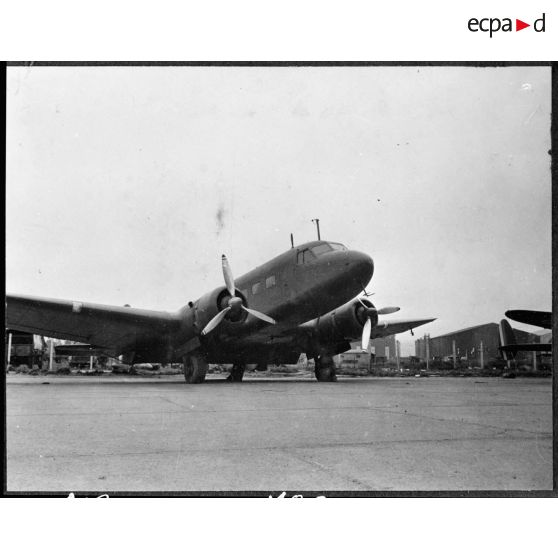 Avion de transport Bloch 220 immatriculé F-AOHD à Maison Blanche.