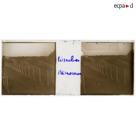 Tombes marocaines. [légende d'origine]<br>