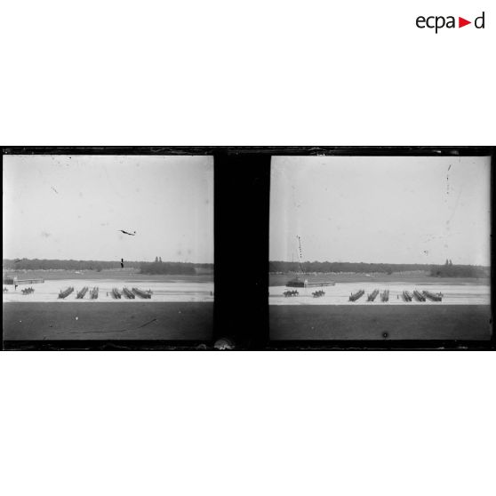 [Revue de Longchamp].<br>