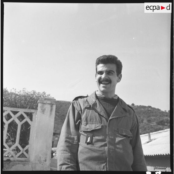 Sergent Raybaud. 92e RI, Clermont Ferrand, automne 1960. [légende d'origine]