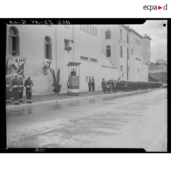 Discours d'un officiel à l'occasion du centenaire de Pierre Savorgnan de Brazza à Alger.
