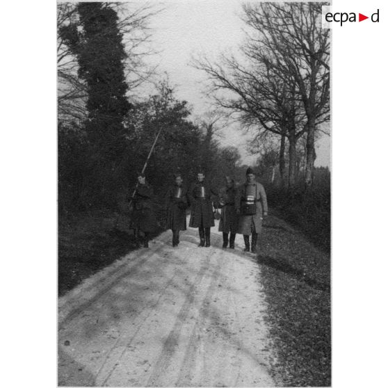 E[cole] M[ilitaire d']A[rtillerie]. Poitiers. Novembre 1937 - avril 1938. [légende d'origine]