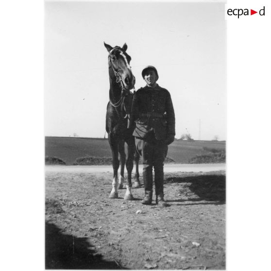 E[cole] M[ilitaire d']A[rtillerie]. Poitiers. Novembre 1937 - avril 1938. [légende d'origine]