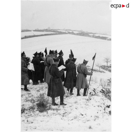 E[cole] M[ilitaire d']A[rtillerie]. Poitiers. Novembre 1937 - avril 1938. [légende d'origine]