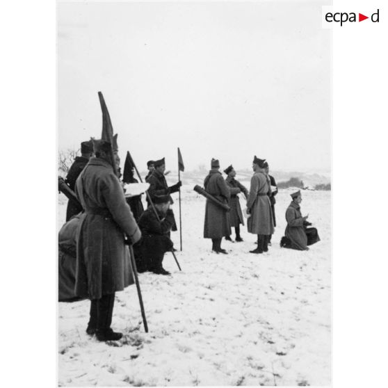 E[cole] M[ilitaire d']A[rtillerie]. Poitiers. Novembre 1937 - avril 1938. [légende d'origine]