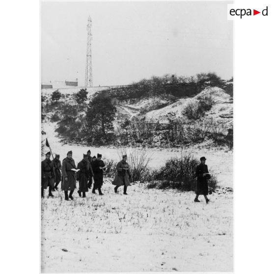 E[cole] M[ilitaire d']A[rtillerie]. Poitiers. Novembre 1937 - avril 1938. [légende d'origine]