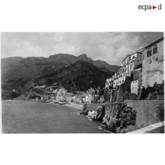 [La côte amalfitaine (Italie).]