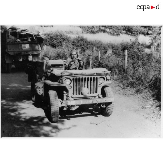 Repos en Italie. Avril 1944. [légende d'origine]