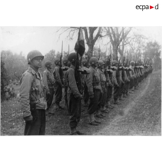 Repos en Italie. Avril 1944. [légende d'origine]