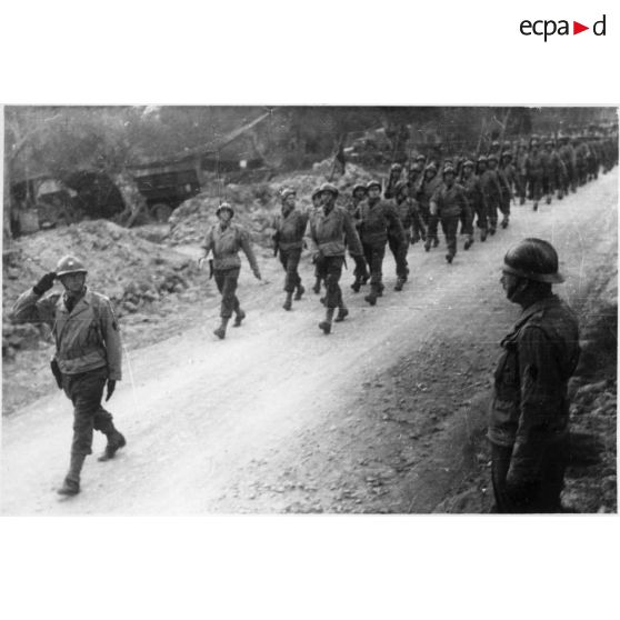 Repos en Italie. Avril 1944. [légende d'origine]