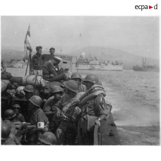 Débarquement dans le golfe de Saint-Tropez. 17 août 1944. [légende d'origine]