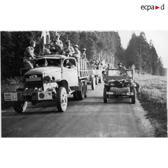 En route vers le nord. Septembre 1944. [légende d'origine]