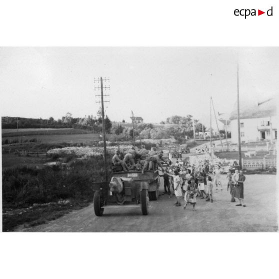 En route vers le nord. Septembre 1944. [légende d'origine]