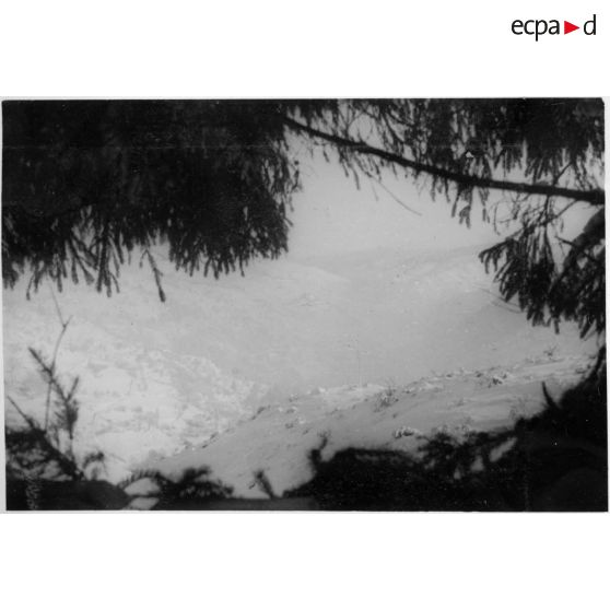 Sur le front des Vosges. Octobre - décembre 1944. [légende d'origine]