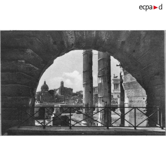 [Rome. Le forum d'Auguste. Sans date.]