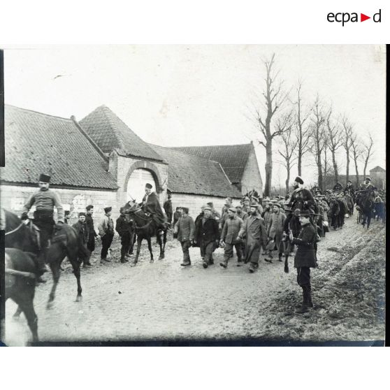 Roclincourt (nord Arras). Prisonniers allemands. [légende d'origine]