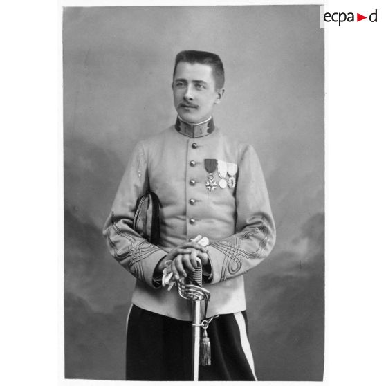 Lieutenant G. Britsch du 1er régiment de tirailleurs algériens. [légende d'origine]