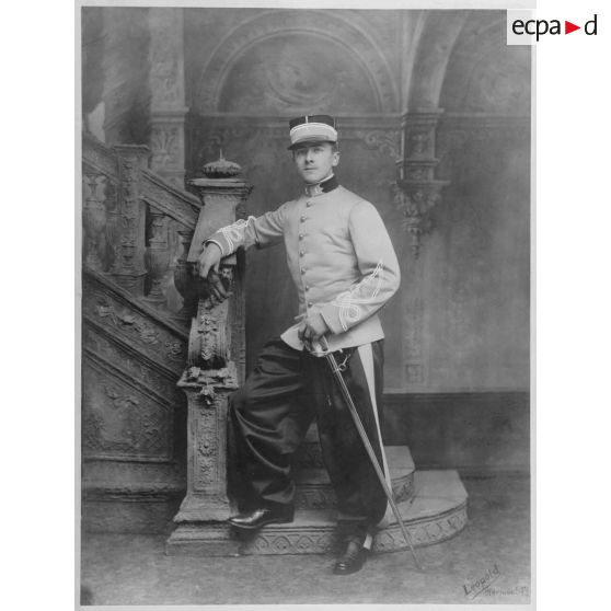 Lieutenant G. Britsch du 1er régiment de tirailleurs algériens. [légende d'origine]
