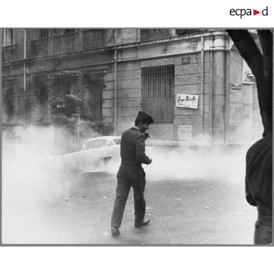 [Alger, décembre 1960. Manifestation du Front pour l'Algérie française (FAF)].