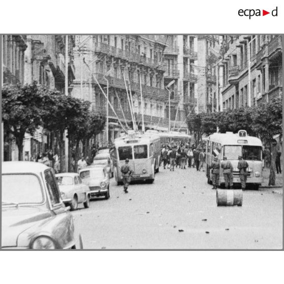 [Alger, décembre 1960. Manifestation du Front pour l'Algérie française (FAF)].