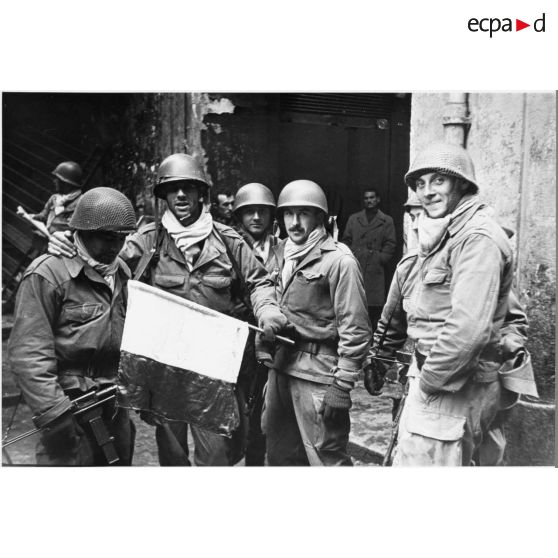Décembre 1960 - manifestations des musulmans pour l'indépendance. [légende d'origine]