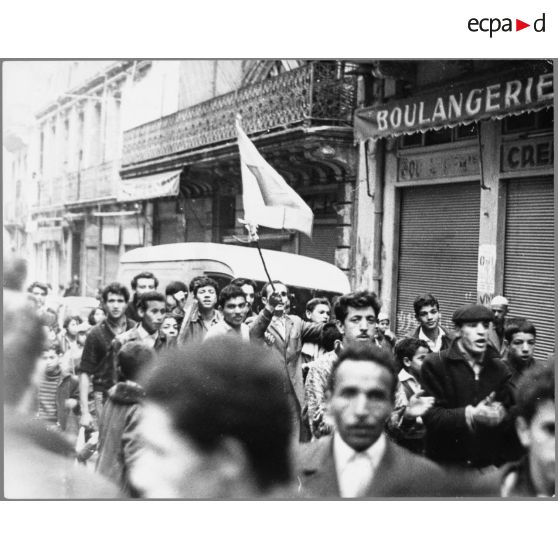 Décembre 1960 - manifestations des musulmans pour l'indépendance. [légende d'origine]