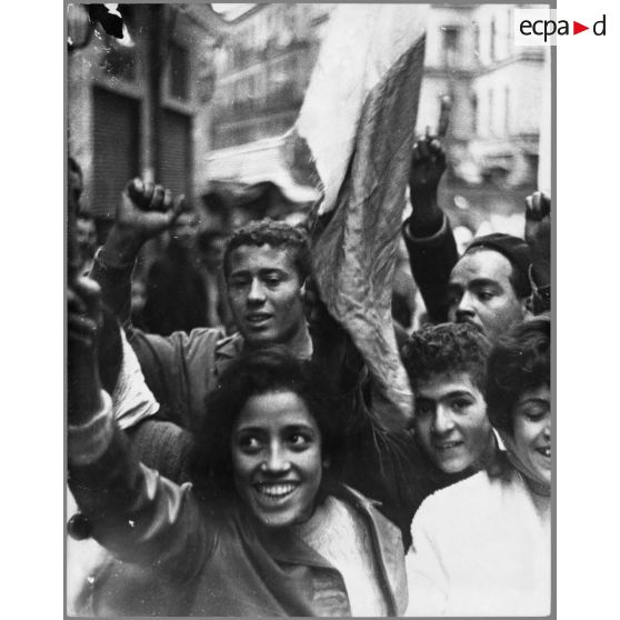 Décembre 1960 - manifestations des musulmans pour l'indépendance. [légende d'origine]