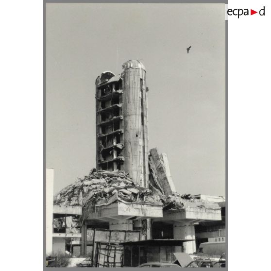 Les anciens locaux du quotidien Oslobodenje, quartier d'Alipasino Polje - Sarajevo. [légende d'origine]