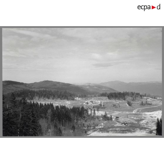 Les anciennes installations olympiques des jeux de 1984 à Bjelasnica, détruites ou piégées lors du retrait des troupes bosno-serbes. [légende d'origine]