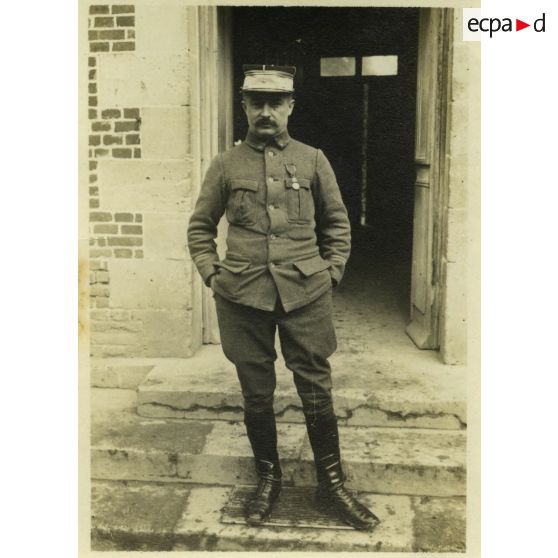 [Le lieutenant Foucaud du 4e RCA].