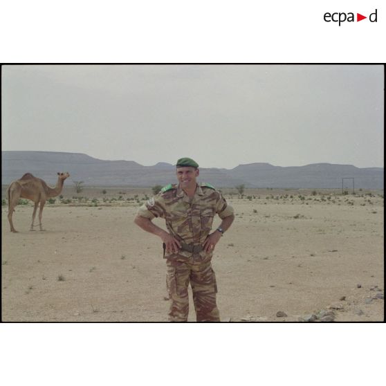 Portrait du major Rémi Labbé, la première photo prise à Atar en septembre 1993. [légende d'origine]<br>