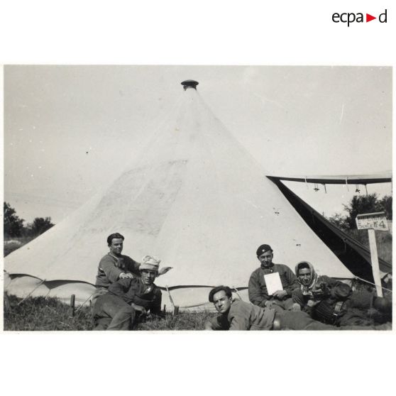 [Tente du camp militaire de Valdahon].
