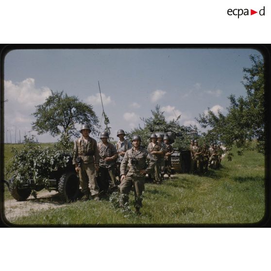 1955, Reutlingen, exercices sur route. [légende d'origine]