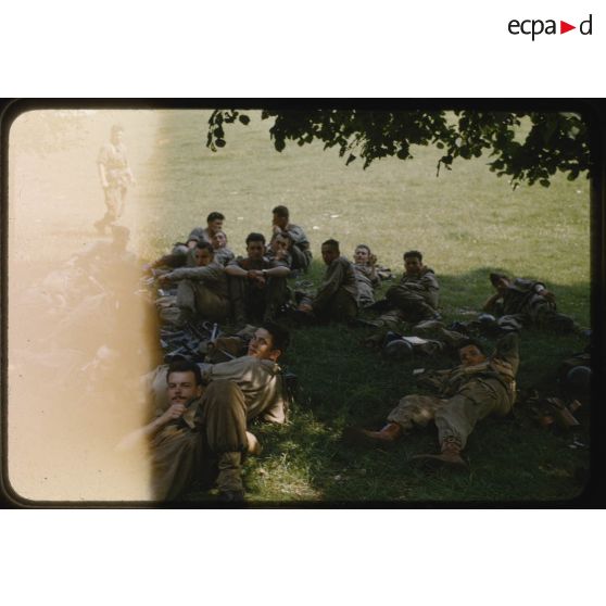 1955, Reutlingen, manœuvres à Münsingen. [légende d'origine]