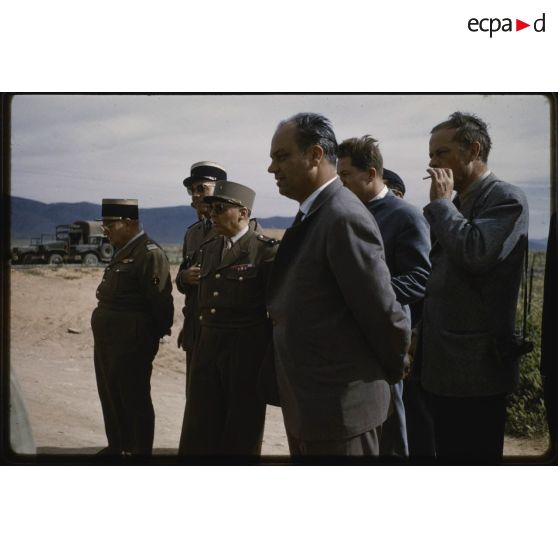 Général Noiret de la Défense nationale à Bou-Ghellaba, avril 1959.<br>
