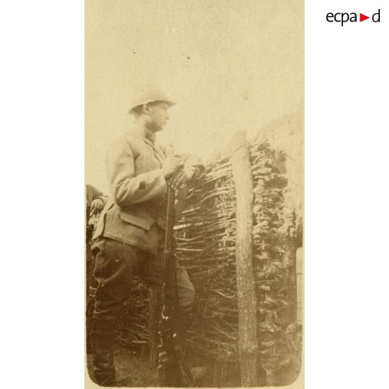 La haine des boches, en guetteur. [légende d'origine]