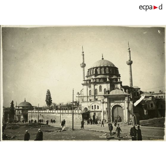 Mosquée de Bayazid. [légende d'origine]