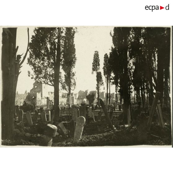 Cimetière turc et ruines byzantines. [légende d'origine]